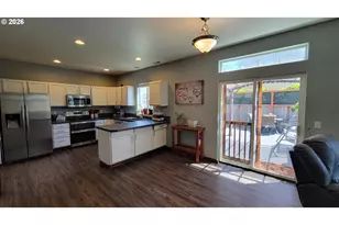 25206 Irenic Ave, Veneta, OR 97487 - Photo 8