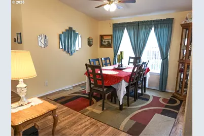 225 Knoll Terrace Dr, Canyonville, OR 97417 - Photo 6