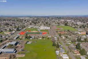 806 Wassom St, Lebanon, OR 97355 - Photo 38