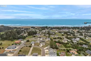 822 Spyglass Dr, Bandon, OR 97411 - Photo 4