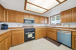 11223 SE Clinton St, Portland, OR 97266 - Photo 8