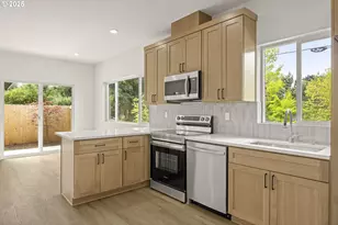 5860 N Missouri Ave, Portland, OR 97217 - Photo 6