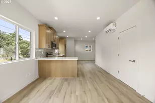 5860 N Missouri Ave, Portland, OR 97217 - Photo 8