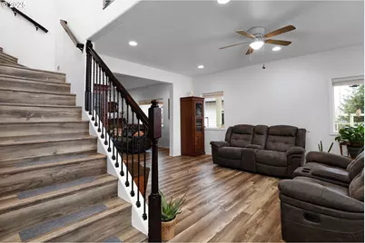 860 NE Ventura St, Roseburg, OR 97470 - Photo 6