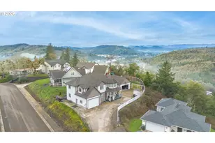 860 NE Ventura St, Roseburg, OR 97470 - Photo 46