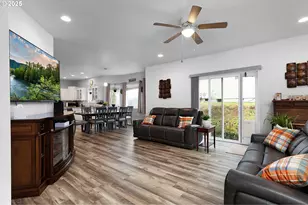 860 NE Ventura St, Roseburg, OR 97470 - Photo 8