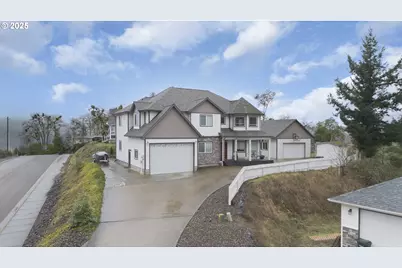 860 NE Ventura St, Roseburg, OR 97470 - Photo 1