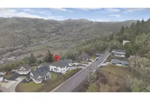 860 NE Ventura St, Roseburg, OR 97470 - Photo 38