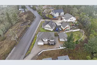 860 NE Ventura St, Roseburg, OR 97470 - Photo 36