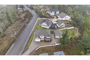 860 NE Ventura St, Roseburg, OR 97470 - Photo 36