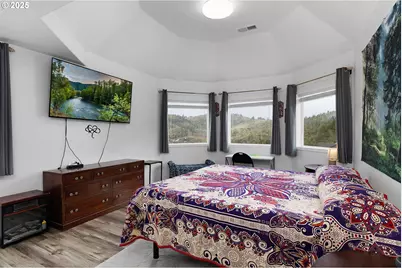 860 NE Ventura St, Roseburg, OR 97470 - Photo 18