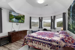 860 NE Ventura St, Roseburg, OR 97470 - Photo 18