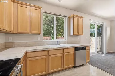 1661 SW Wright Pl, Troutdale, OR 97060 - Photo 6