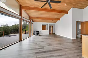 190 Paradise Point Ln, Roseburg, OR 97471 - Photo 8