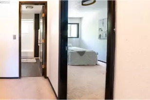 1827 NE Multnomah St, Portland, OR 97232 - Photo 16