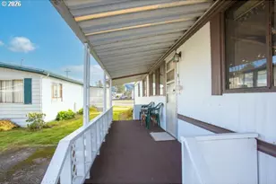 1413 Hawthorne Ave, Reedsport, OR 97467 - Photo 18