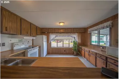 1413 Hawthorne Ave #32, Reedsport, OR 97467 - Photo 6