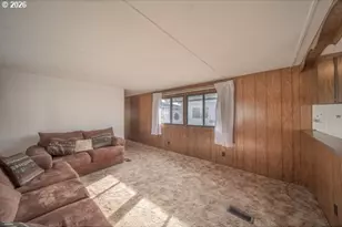 1413 Hawthorne Ave, Reedsport, OR 97467 - Photo 2