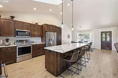 28003 Green Oaks Dr, Eugene, OR 97402 - Photo 14