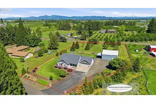 28003 Green Oaks Dr, Eugene, OR 97402 - Photo 2