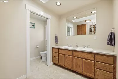 28003 Green Oaks Dr, Eugene, OR 97402 - Photo 20