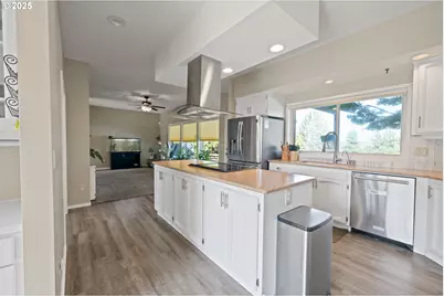 14330 SE Donatello Loop, Happy Valley, OR 97086 - Photo 12