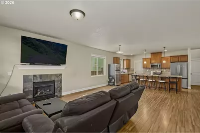129 NW Connell Ave, Hillsboro, OR 97124 - Photo 4