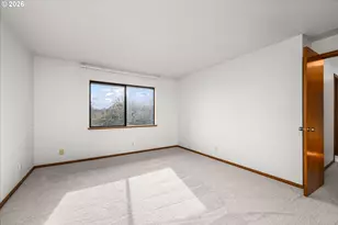 1927 Lake Isle Dr, Eugene, OR 97401 - Photo 20