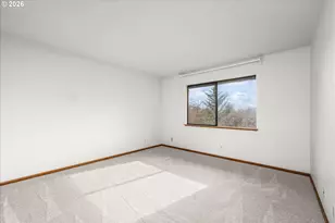 1927 Lake Isle Dr, Eugene, OR 97401 - Photo 16