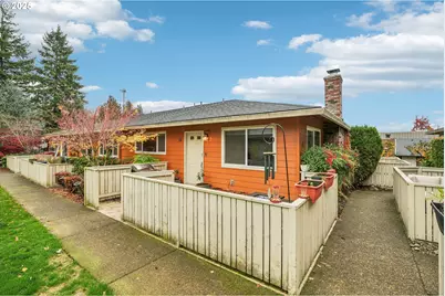 2531 SW Spring Garden St, Portland, OR 97219 - Photo 2