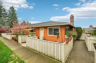 2531 SW Spring Garden St, Portland, OR 97219 - Photo 2