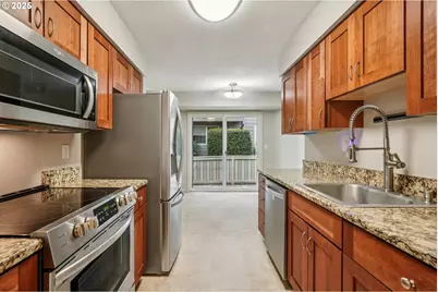 2531 SW Spring Garden St, Portland, OR 97219 - Photo 16