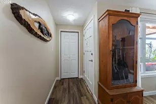1070 Arago Ave, Coos Bay, OR 97420 - Photo 4