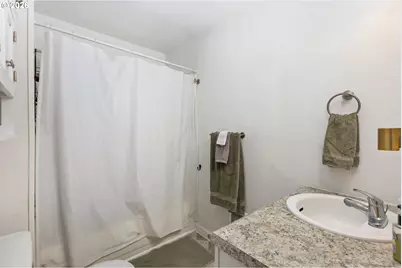 803 Pacific Ave, Kelso, WA 98626 - Photo 16