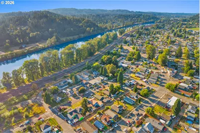 803 Pacific Ave, Kelso, WA 98626 - Photo 2