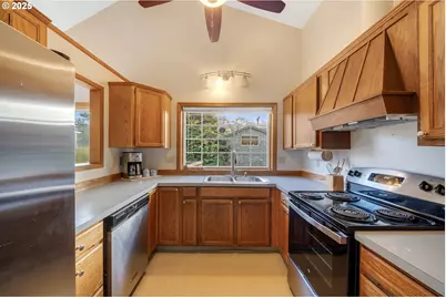 58 Washington Ave, Manzanita, OR 97130 - Photo 12