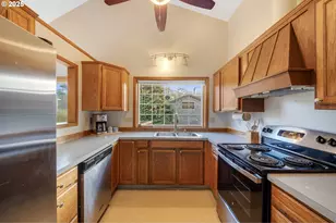 58 Washington Ave, Manzanita, OR 97130 - Photo 12