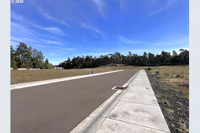 1070 Park Pl, Coos Bay, OR 97420 - Photo 6