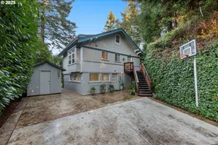 1254 N 6th St, Coos Bay, OR 97420 - Photo 2