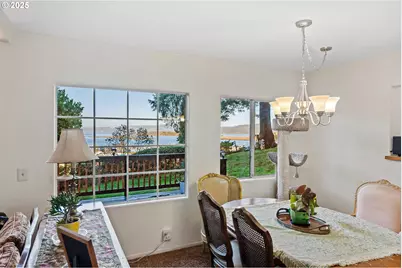 1254 N 6th St, Coos Bay, OR 97420 - Photo 14