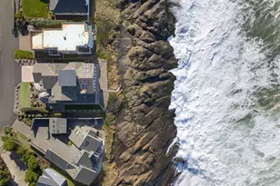 525 SW Point Ave, Depoe Bay, OR 97341 - Photo 44