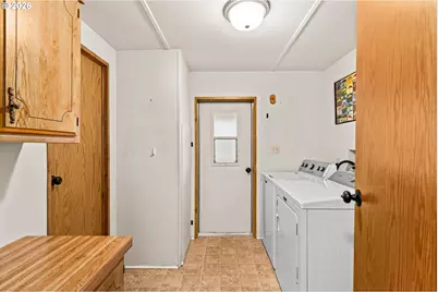 1400 Candlelight Dr #208, Eugene, OR 97402 - Photo 14