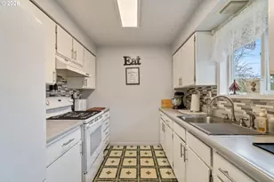 608 Cottonwood Ave, Tillamook, OR 97141 - Photo 10