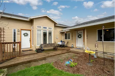 608 Cottonwood Ave, Tillamook, OR 97141 - Photo 2