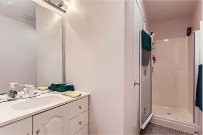 8408 NW Pinnacle Ct, Portland, OR 97229 - Photo 24