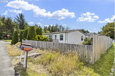 90986 Matthew Ln, Coos Bay, OR 97420 - Photo 2