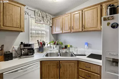 90986 Matthew Ln, Coos Bay, OR 97420 - Photo 12