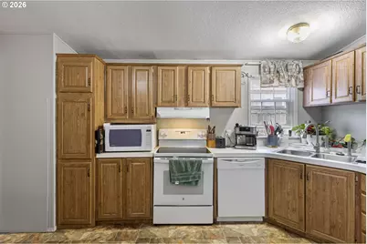 90986 Matthew Ln, Coos Bay, OR 97420 - Photo 10