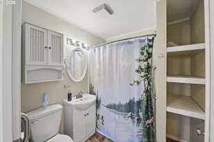 1621 Grant St, North Bend, OR 97459 - Photo 22