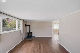 1621 Grant St, North Bend, OR 97459 - Photo 4